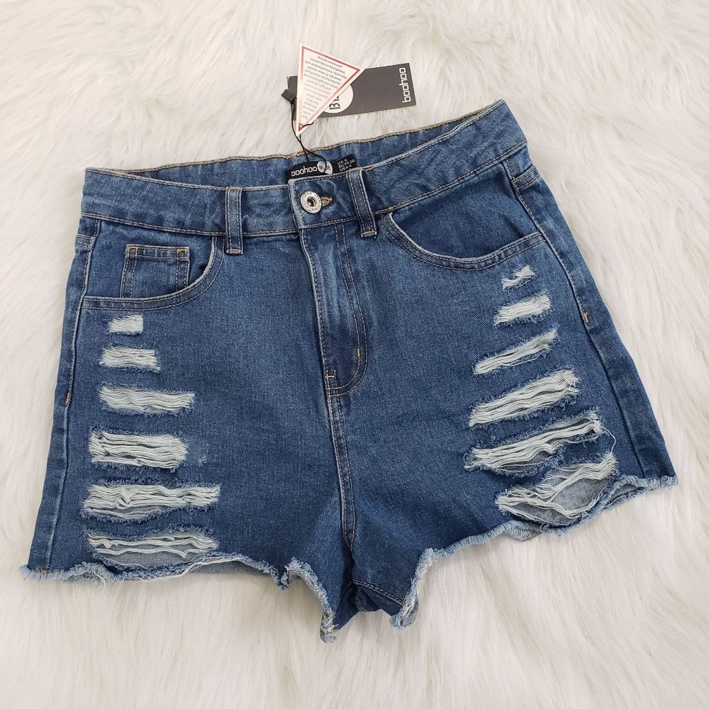boohoo NWT extreme laddered distressed high waisted jean‎ shorts Womans Size 4